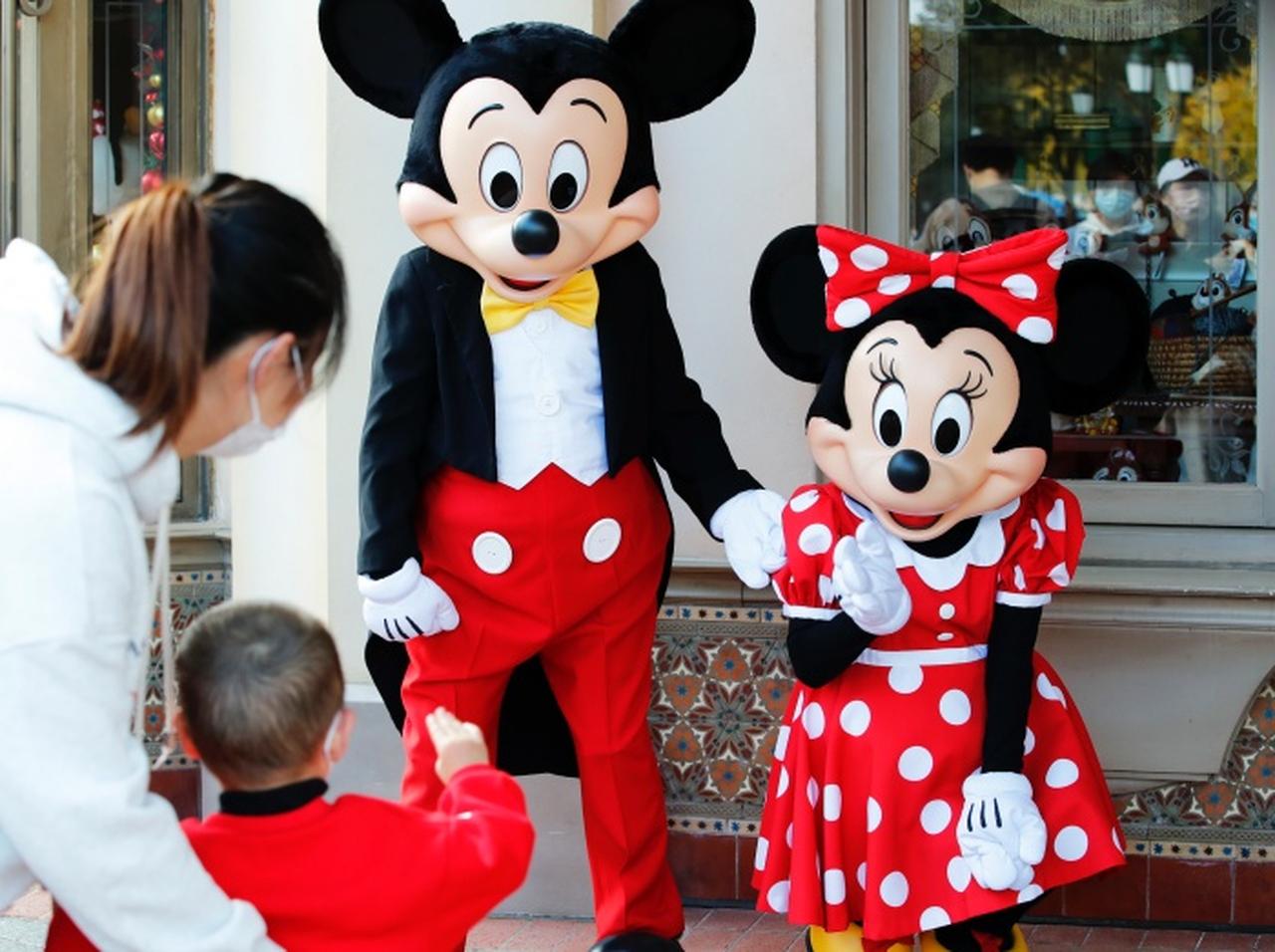 ディズニーランドでミニーがゲストの前で「怒りを爆発」させる