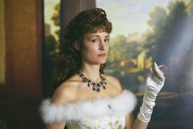 【サク読みレビュー】『エリザベート 1878』は歴史上で人気の高い皇妃を現代的に大胆に解釈し直した極上の歴史ドラマ