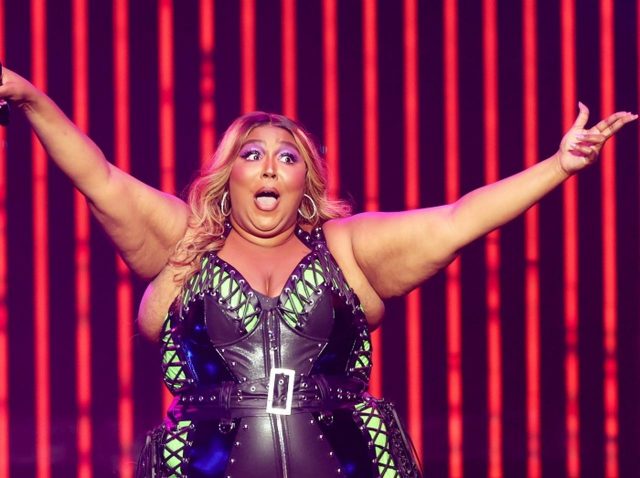 【騒動】リゾが元バックダンサー3人から「セクハラ」や「敵対的な職場環境」で訴えられる、SNSでも“被害”の告発が相次ぐ