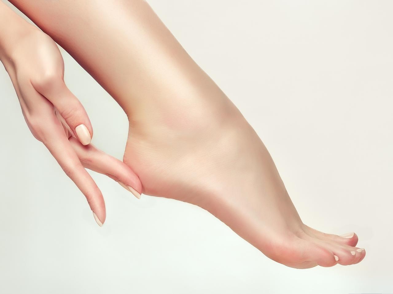 サンダルで目立つかかとのガサガサをケア！つるんとなめらかなかかとに導く製品5選