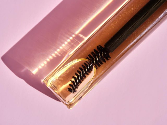 10カ月予約待ちの人気まつげ美容液が再入荷！まつげを長く濃くする「ペプチド」配合