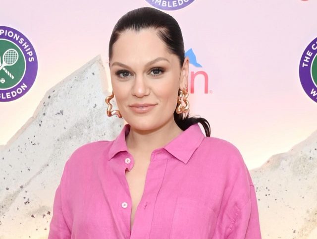 産後の体型について“いらぬこと”を言われたシンガーが反論