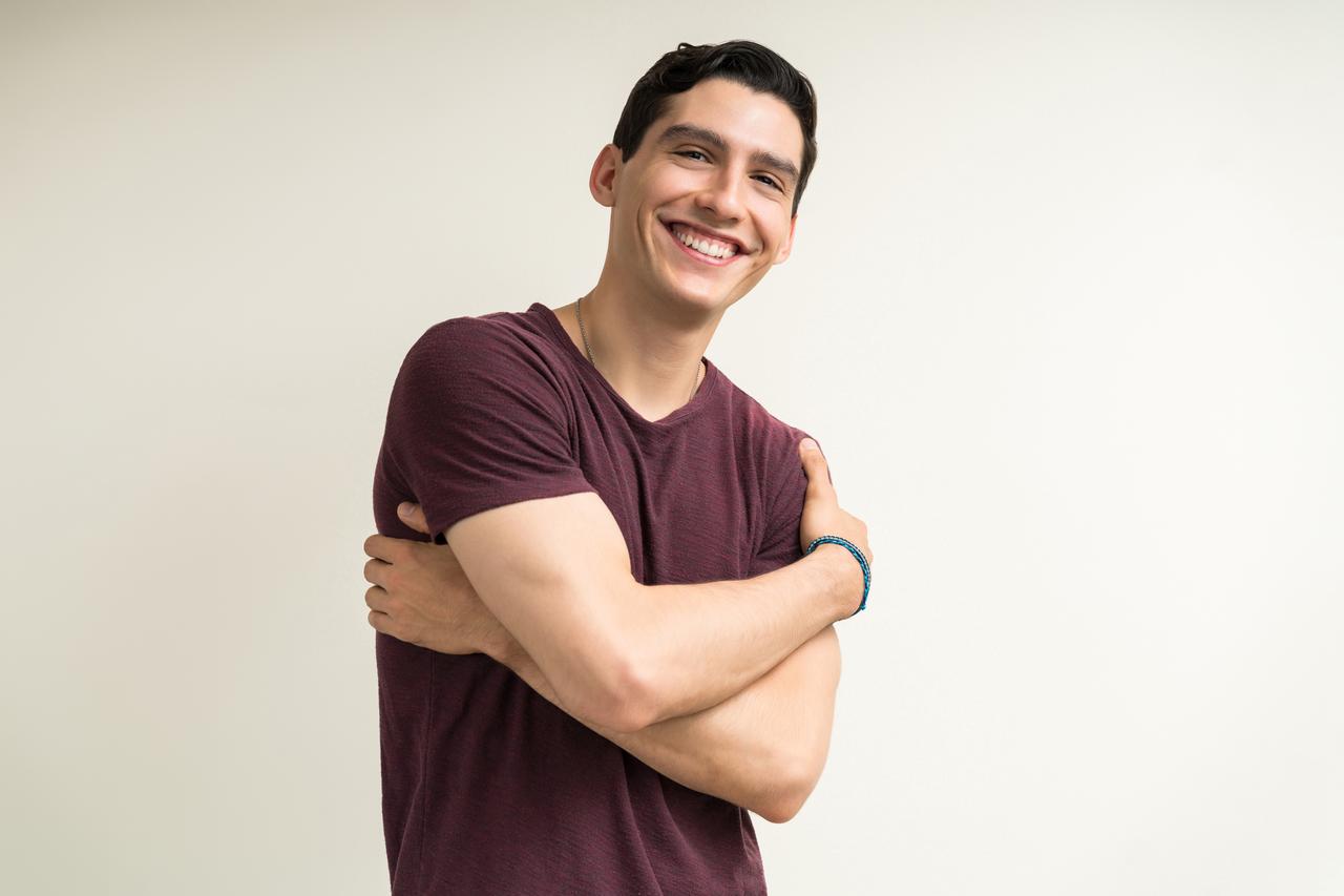 男性2人が1分間で150回以上の『最多ハグ記録』を達成、でもこれはもはやハグではない