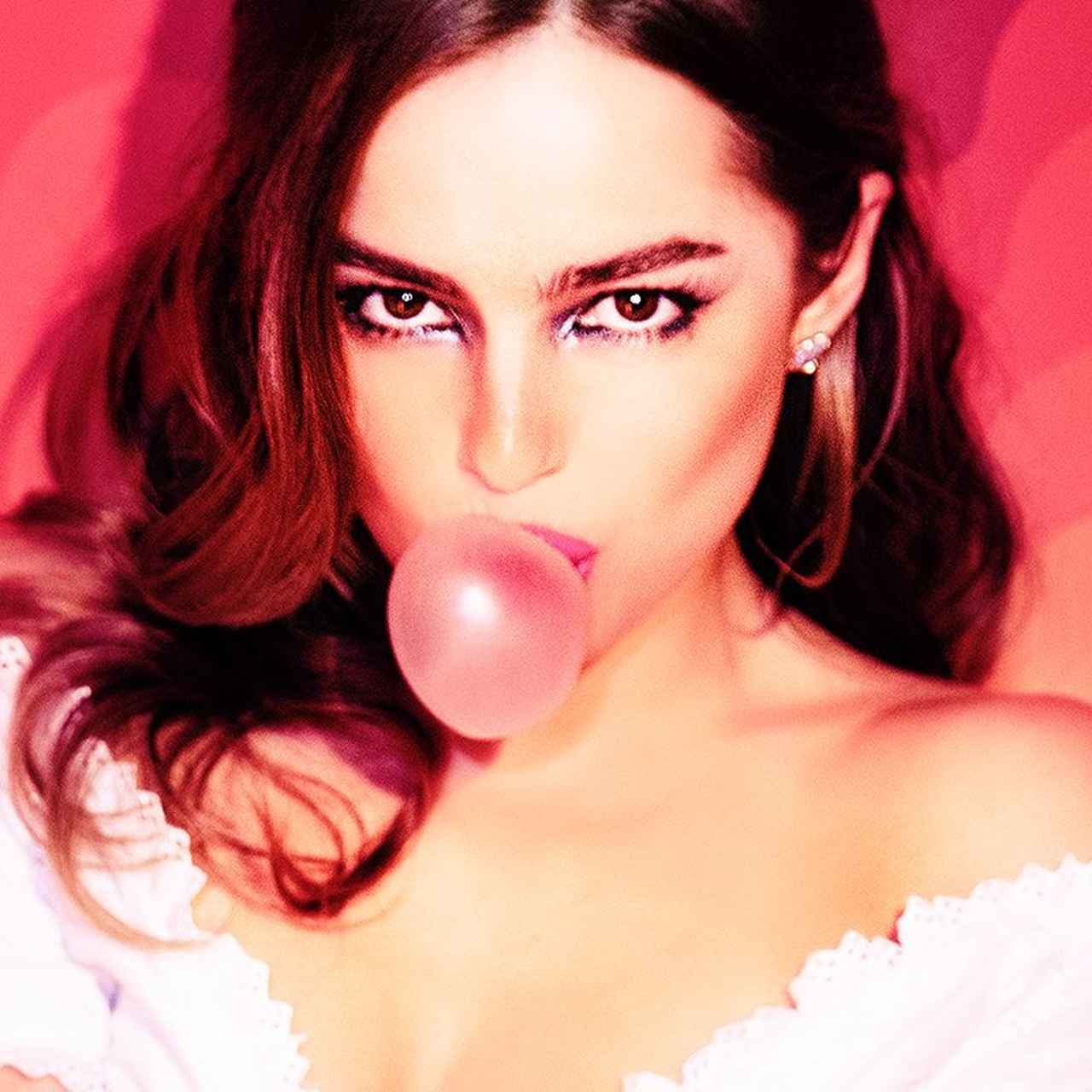 【サク読みレビュー】次世代のアイコン、アディソン・レイのポップスターとしての才能を証明した1stEP『AR』