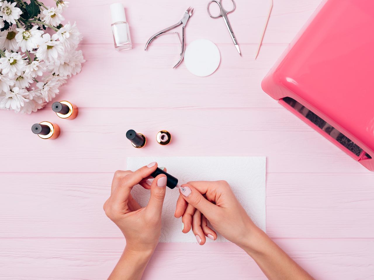 サロン級に仕上がる!セルフジェルネイルをムラなく綺麗に仕上げるコツ