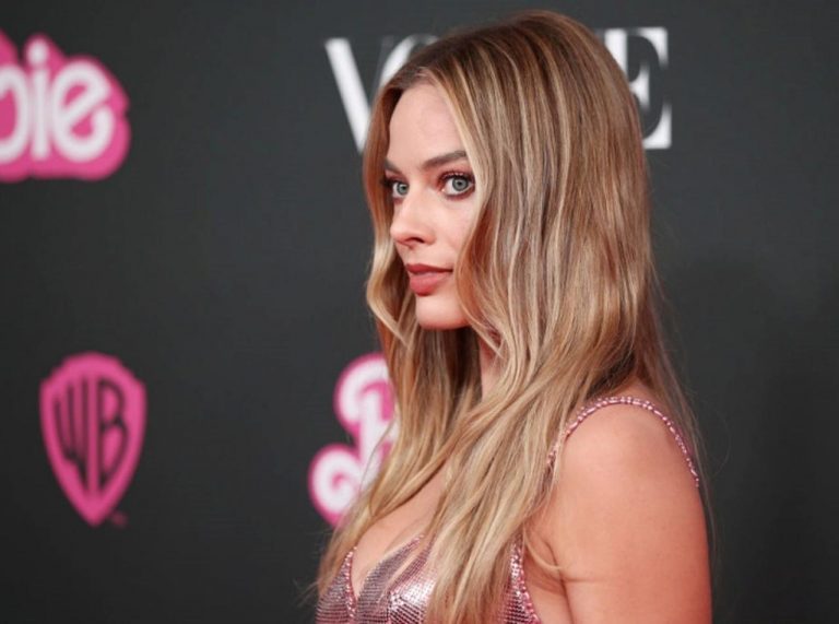 『バービー』撮影中に現場にいた人が目をハートにしたのはシャネルのレアバッグ