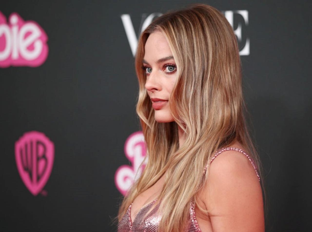 『バービー』撮影中に現場にいた人が目をハートにしたのはシャネルのレアバッグ