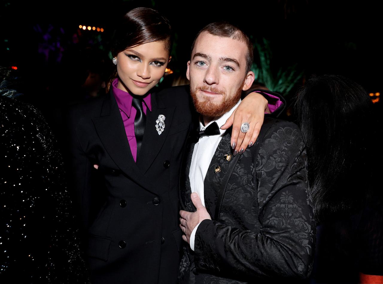 『ユーフォリア/EUPHORIA』共演者がアンガス・クラウドを追悼