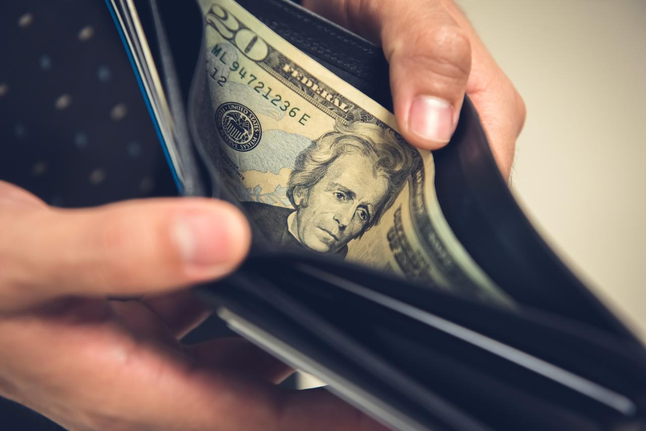 物価高のアメリカで単身者が『生きていくために必要な年収』がすごい額