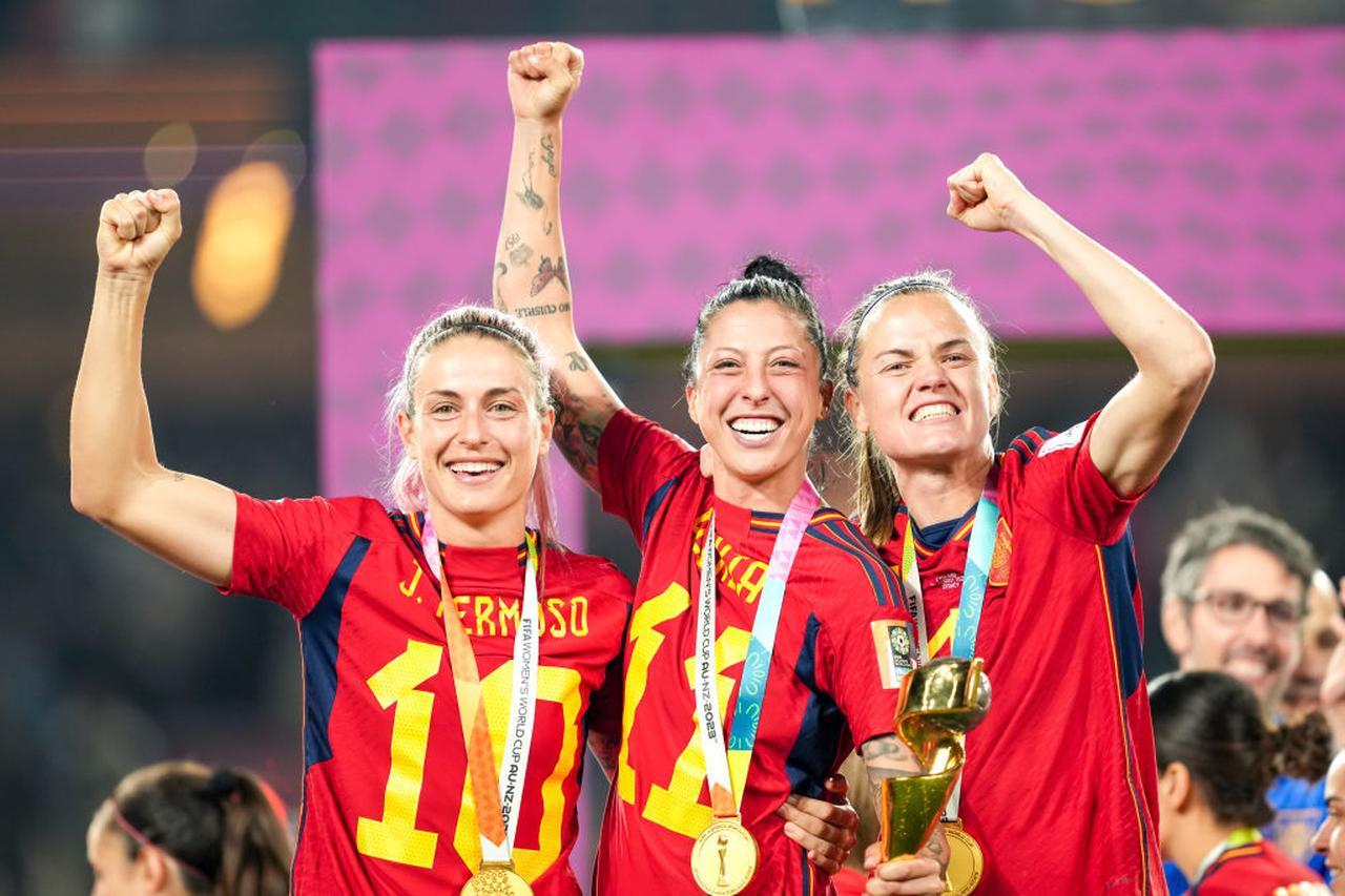 【全訳】“同意ないキス騒動”で女子選手たちから連帯の動き「家父長制的な組織がこの許しがたい行為が起こることを許容しました」