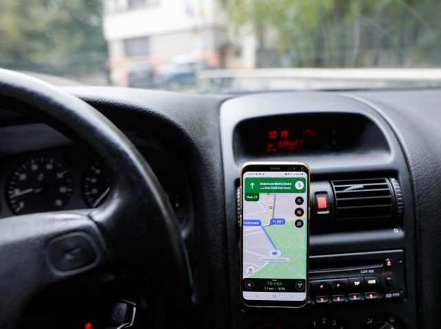 Googleマップの案内に従った男性が死亡、「壊れた橋」に誘導される