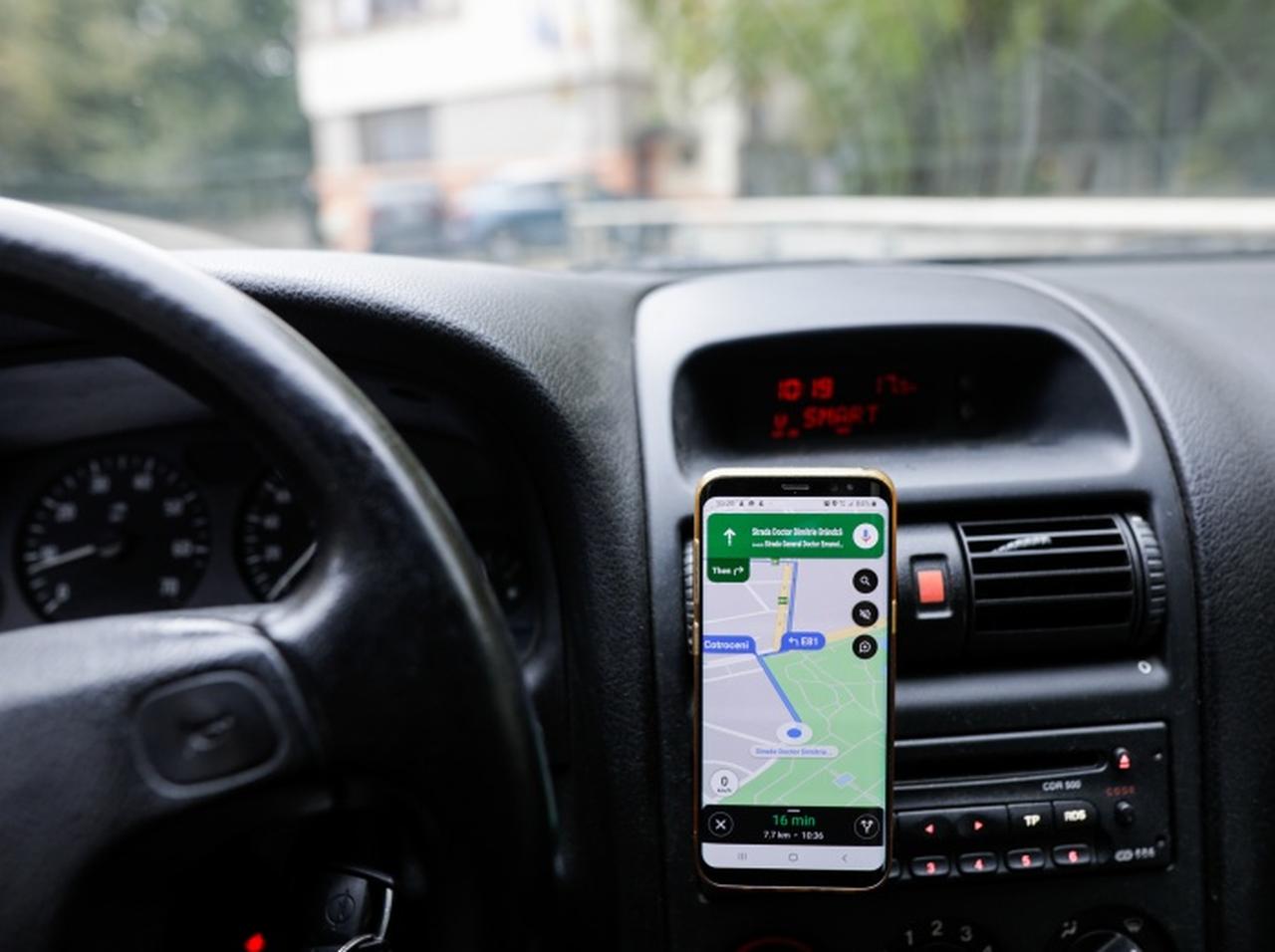 Googleマップの案内に従った男性が死亡、「壊れた橋」に誘導される