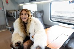 ヴェネチア国際映画祭まで「電車移動」したセレブがいた！【写真アリ】