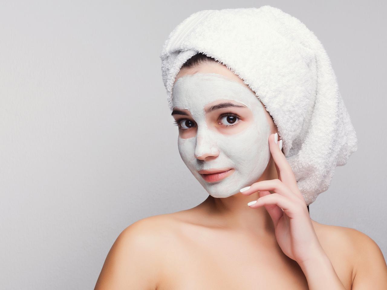 実はそれ逆効果?フェイスパックの効果を下げるNGケア4つ