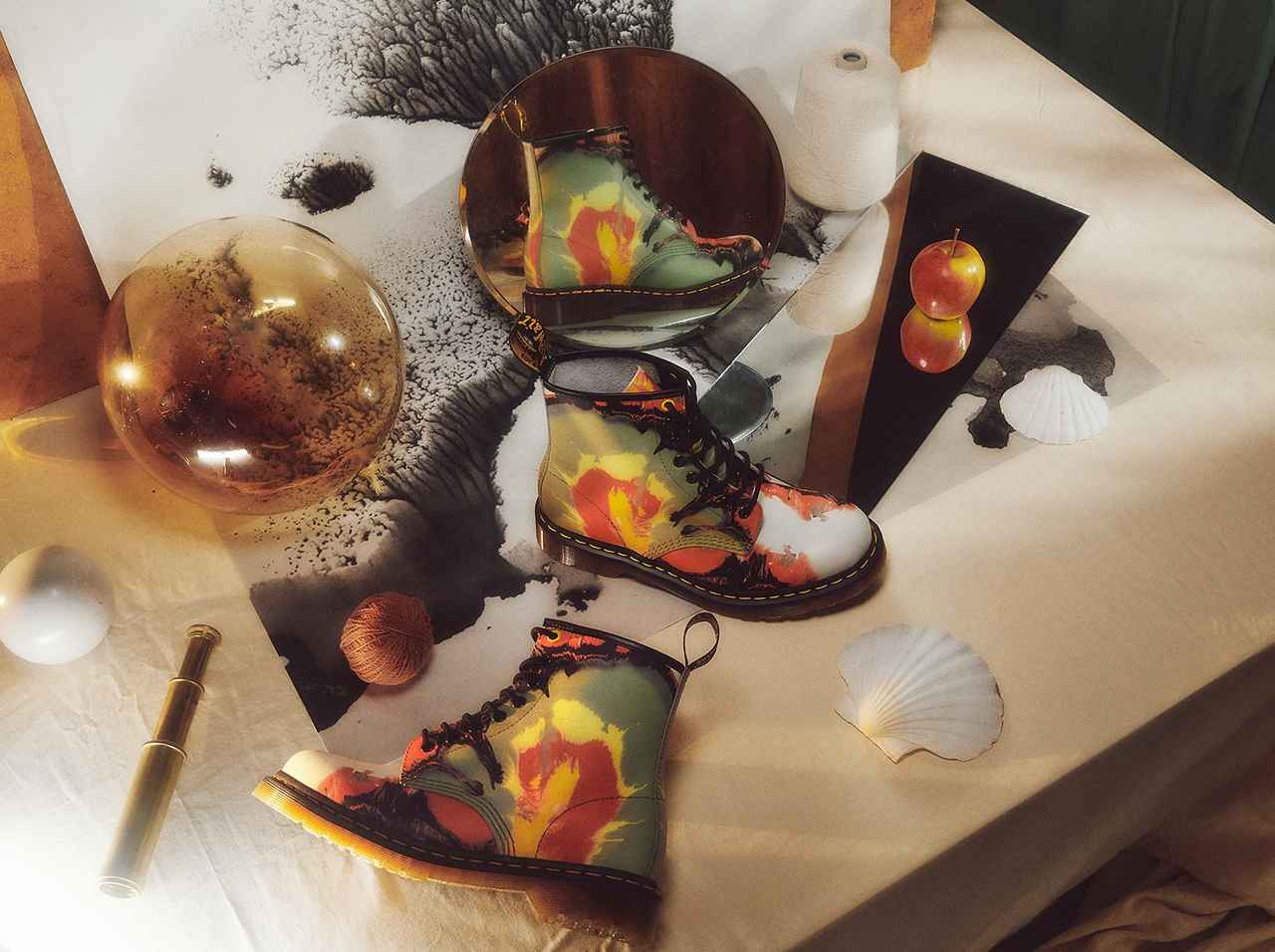 ドクターマーチンがTATEとのコラボ発表！“シュルレアリスト”アーティストとの新作