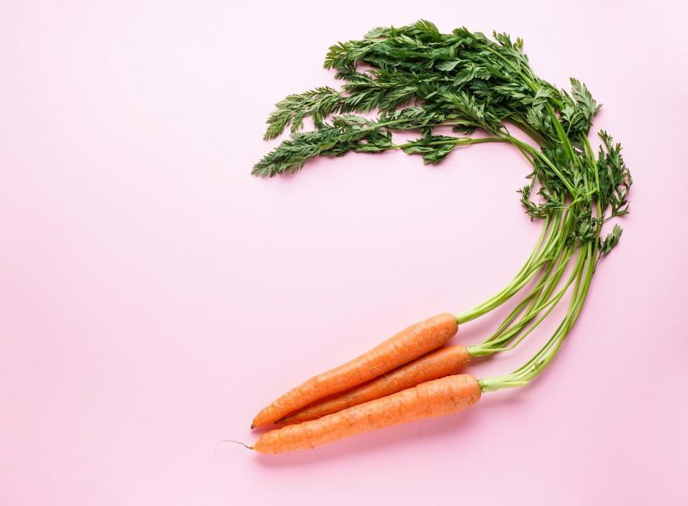 にんじんを食べ続けると“肌の色が変わる”って本当?メカニズムを海外の皮膚科医が解説