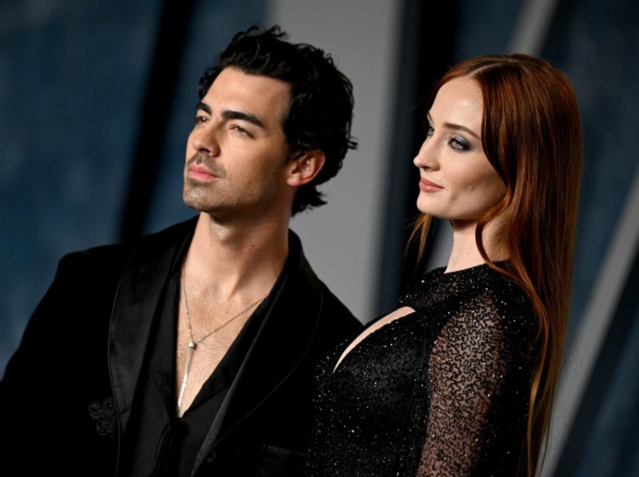 「信じないで」ジョー・ジョナスがソフィー・ターナーとの『離婚理由』をめぐる“噂”にコメント