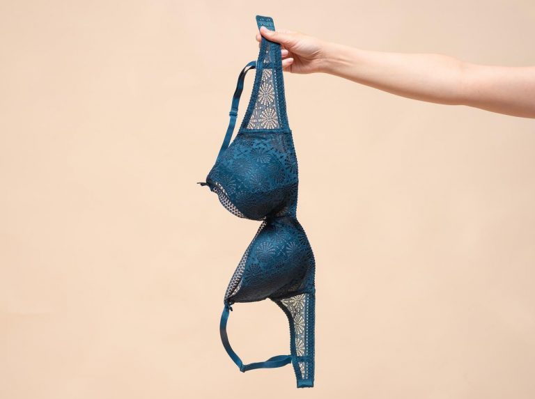 ブラジャーは毎日洗わなくてもいい?専門家が教える理想的な頻度