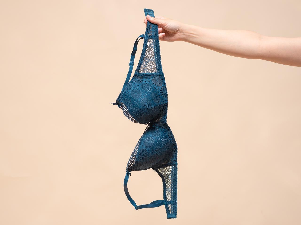 ブラジャーは毎日洗わなくてもいい？専門家が教える理想的な頻度