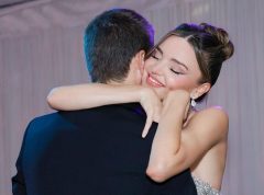 40歳で第4子妊娠のミランダ・カー『妊娠発表』でも夫を支える