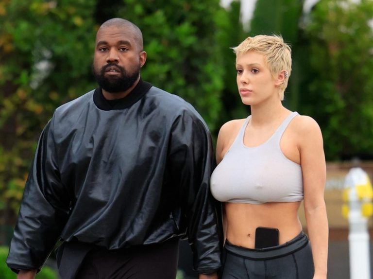 カニエ・ウェスト、人気観光地で「尻丸出し」で妻とイチャついて『永久追放』される