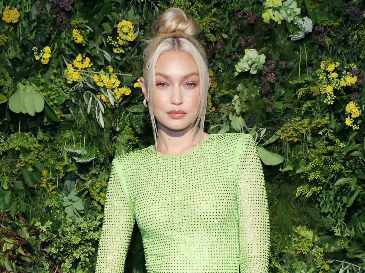 ジジ・ハディッドの「ドラゴンタトゥー」がオシャレでかっこいいと話題に