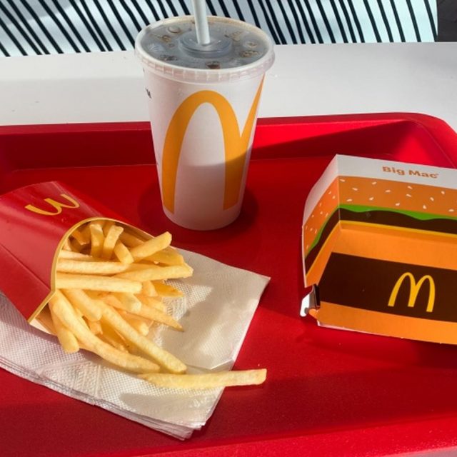 マクドナルドが2032年までに「なくす」と発表したものに困惑の声