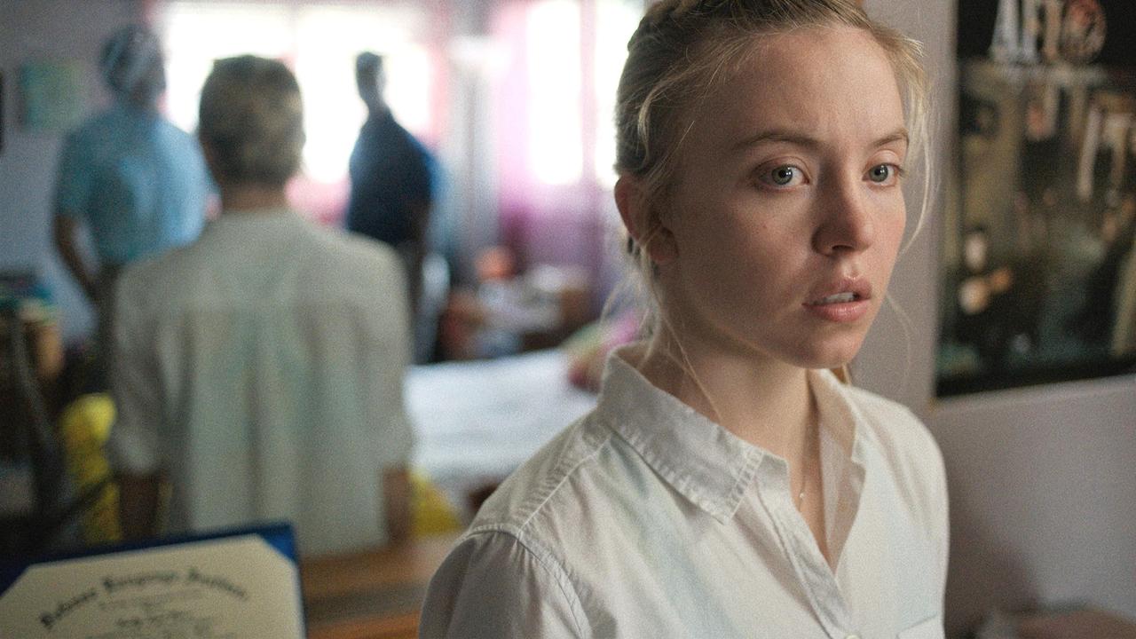 “国家反逆者”となった実在女性リアリティ・ウィナーとは何者か？ シドニー・スウィーニー主演映画『リアリティ』