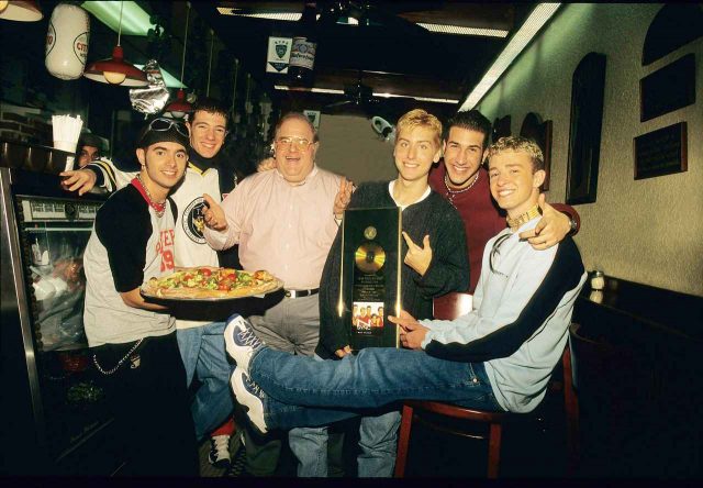 ジャニーズだけではない、男性アイドルに対する性加害問題は海外でも告発多数