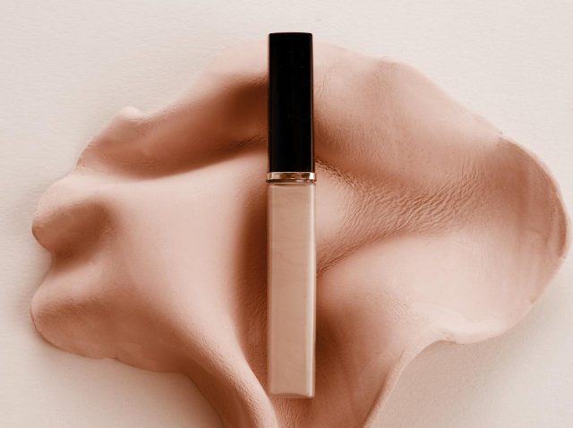 メイクのプロが星4.8と評価！カバー力抜群の優秀コンシーラーとは？