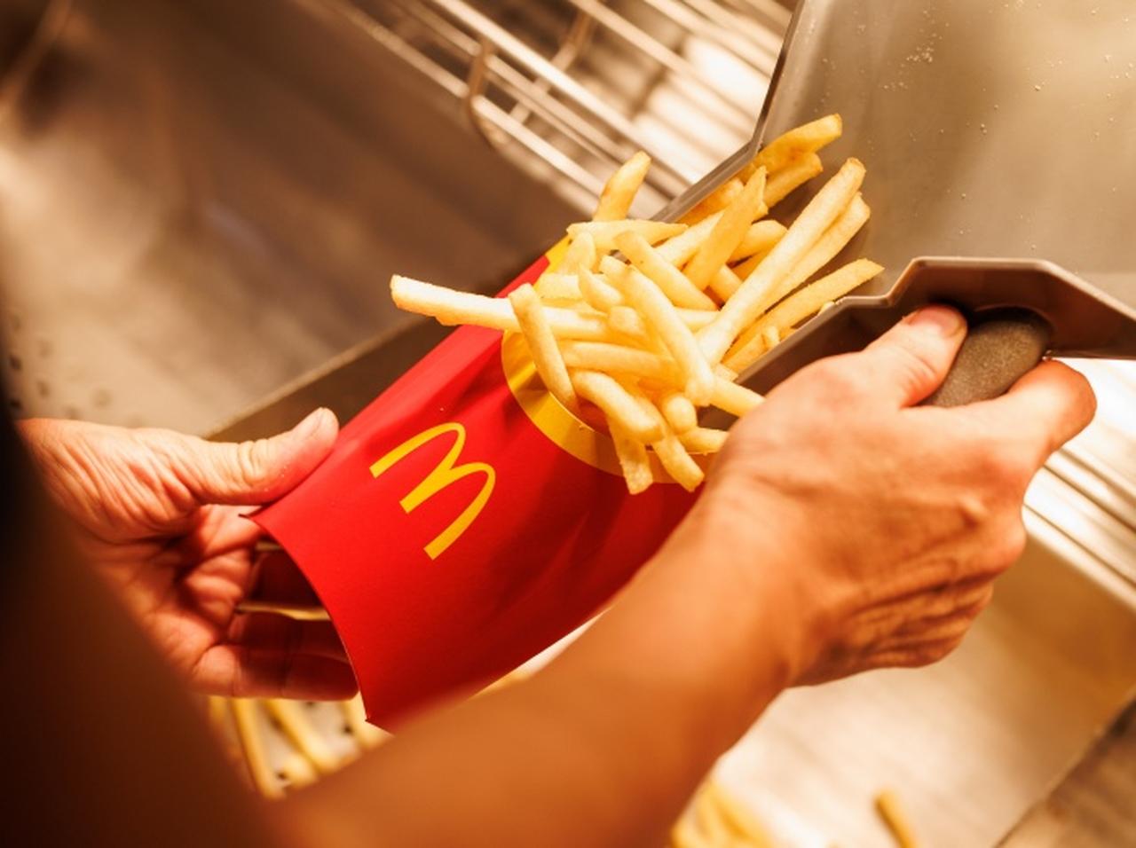 マクドナルド、ポテトが焦げてるから「かえてほしい」とお願いして断られた客が強行に出る