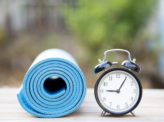 朝の運動VS夜の運動、どっちの方が効率的？専門家が教える時間帯と効率の関係