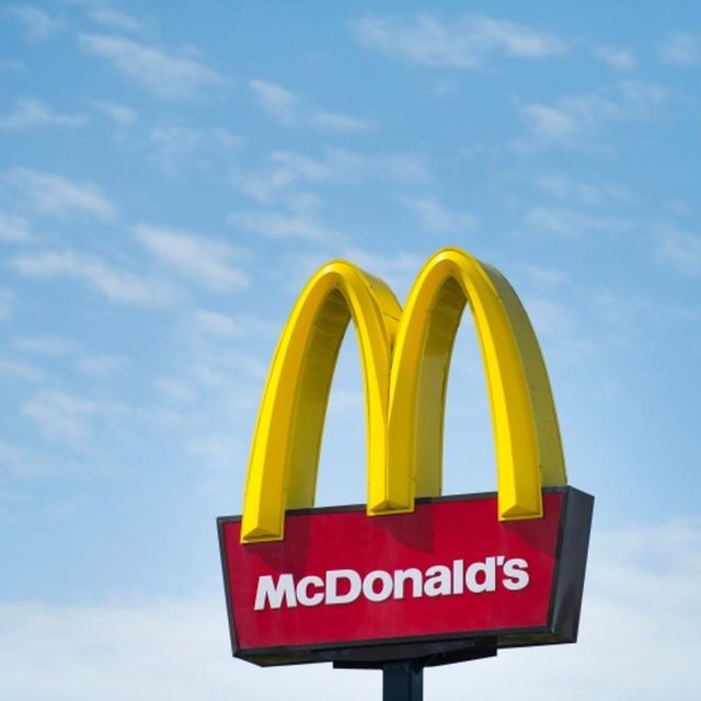 マクドナルドで他人にビッグマックとハッピーセットを“おねだり”した男が捕まる