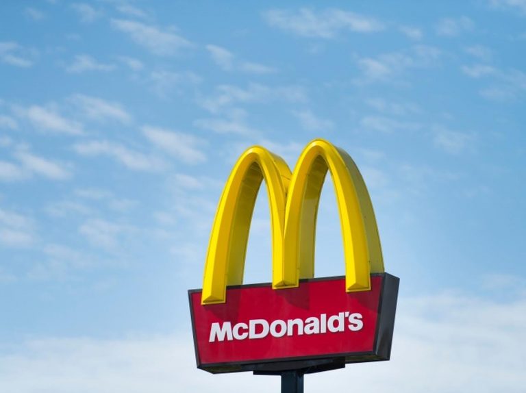 マクドナルドで他人にビッグマックとハッピーセットを“おねだり”した男が捕まる