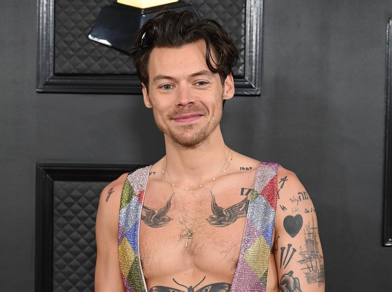 ハリー・スタイルズがイメチェン！新ヘアスタイルに反響続々