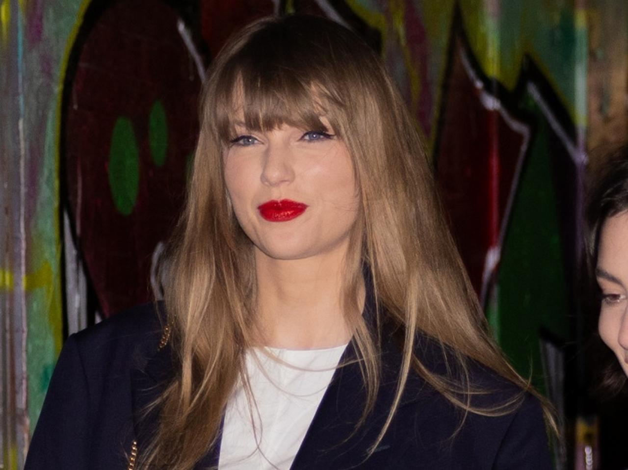 テイラー・スウィフト、ハプニングをファンサービスに変える