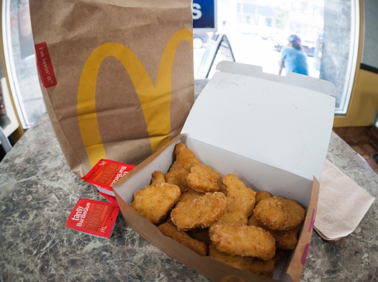 マクドナルドのナゲットを定期的に80〜100個購入する客、その「理由」に賛否