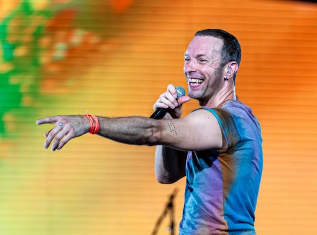 コールドプレイからお願い！来日公演に『持参』してほしいもの