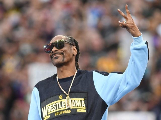 スヌープ・ドッグがまさかの「禁煙宣言」、ファンをザワつかせる