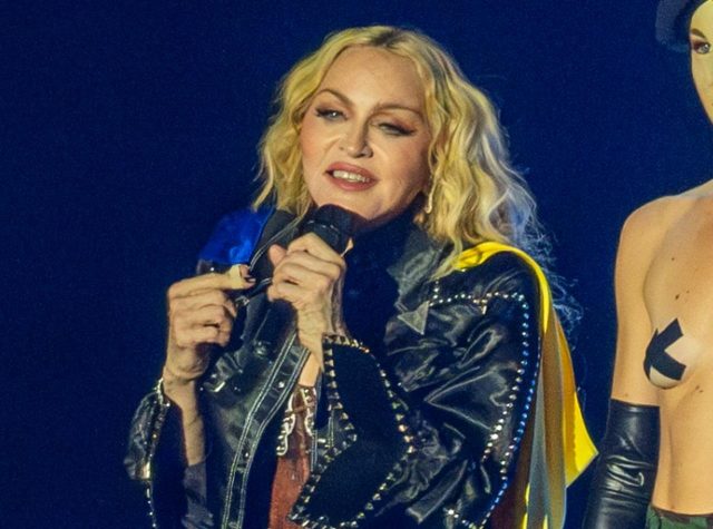 日本の『ミズノ』のアイテムがマドンナ・ツアーに登場