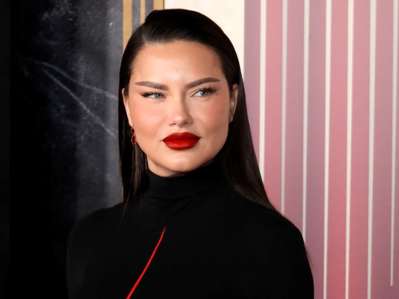 アドリナ・リマ、『顔が違う』という整形疑惑にスッピンを公開して反論