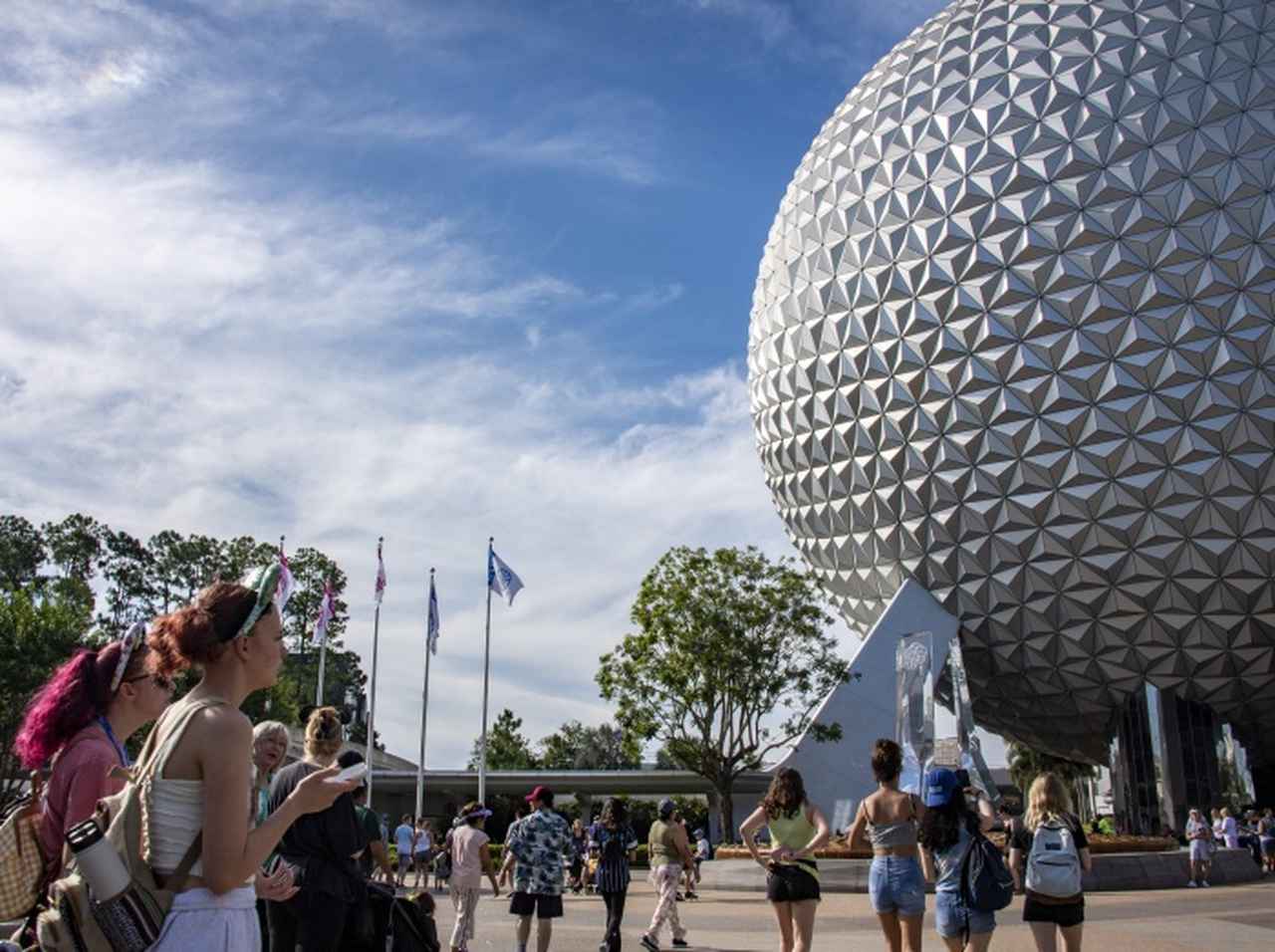 ディズニーランドでゲストが「900万円」のためにルールを破る