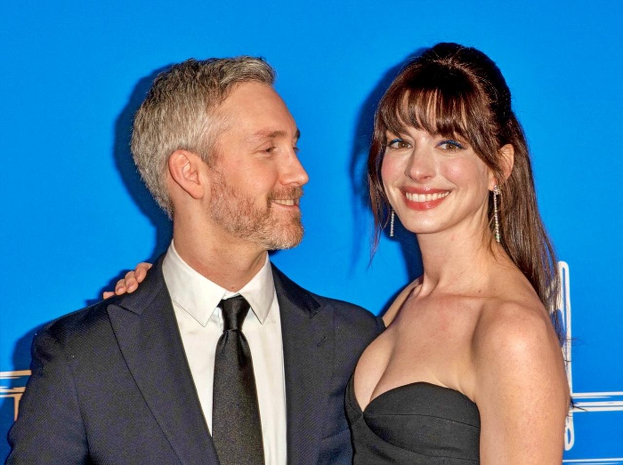 アン・ハサウェイ、夫と入れた「マッチングタトゥー」に込められた『意味』が素敵