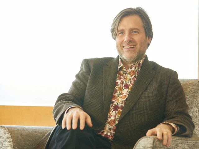 ウンパルンパになったヒュー・グラントの悪夢で不眠に…『ウォンカ』監督に聞いた起用秘話が笑える【インタビュー】