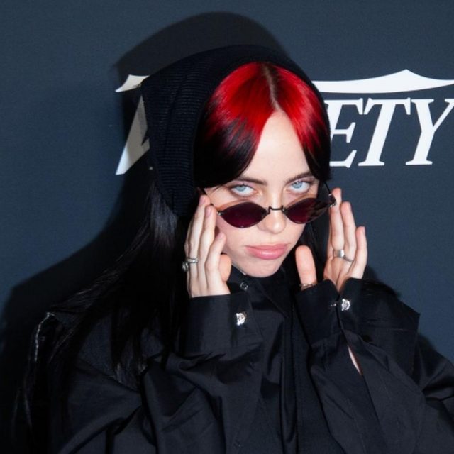 “女の子が好き”とカミングアウトしたビリー・アイリッシュ、「アウティング」されたと主張