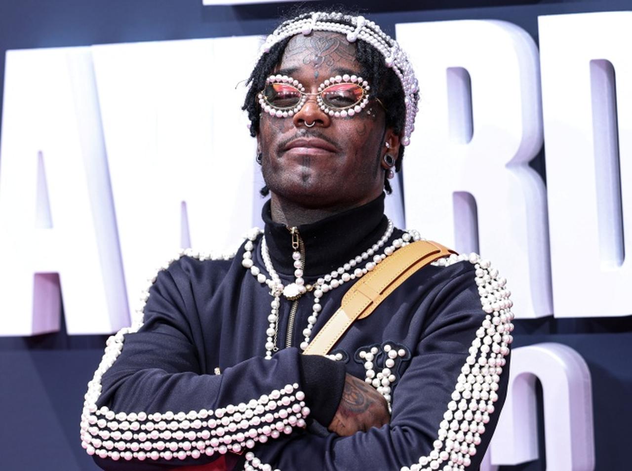 額に25億円のダイヤモンドを埋めたラッパー、ファンに『同じもの』をプレゼント