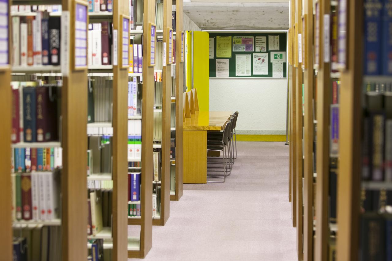 不衛生な人は罰金「33万円」 図書館の新制度に議論起きる