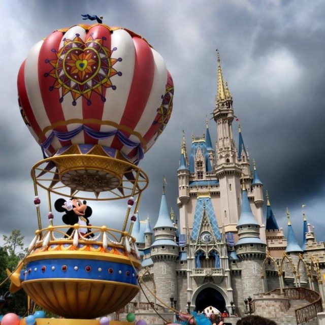 ディズニーランド、“立ち入り禁止”なのに勝手に入る人続出で「警告」を出す