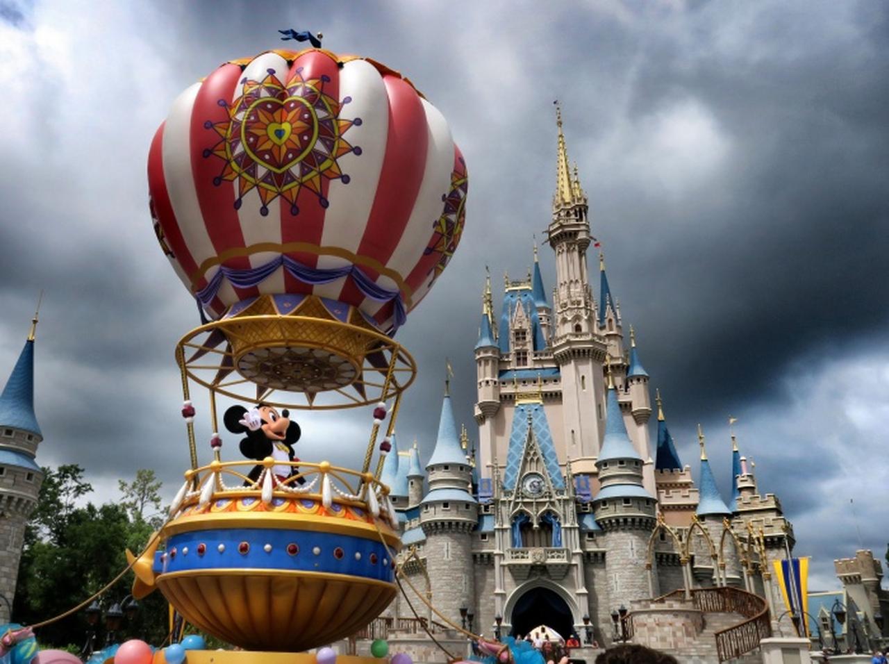 ディズニーランド、“立ち入り禁止”なのに勝手に入る人続出で「警告」を出す