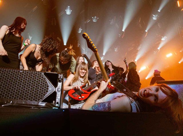 マネスキンが来日公演で示した日本のファンとの絆「ウィー・アー・クール・キッズ！」【ライブレポ】